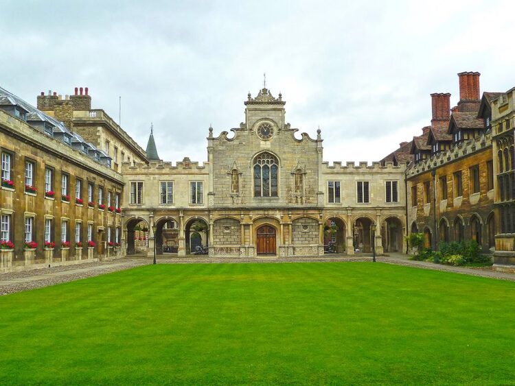 Schools In The Uk 1024x768